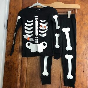 Carters skeleton glow in the dark two piece pjs